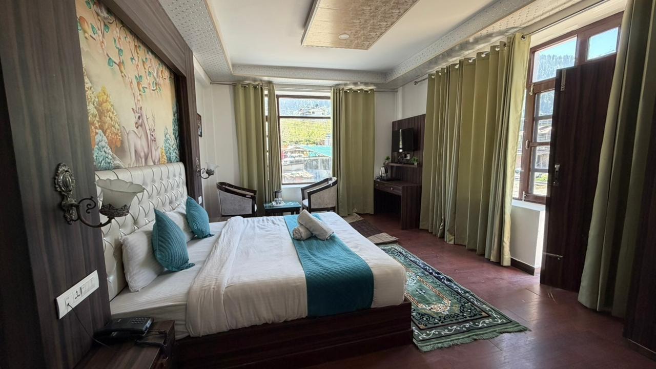 Hotel Pinewood Manali